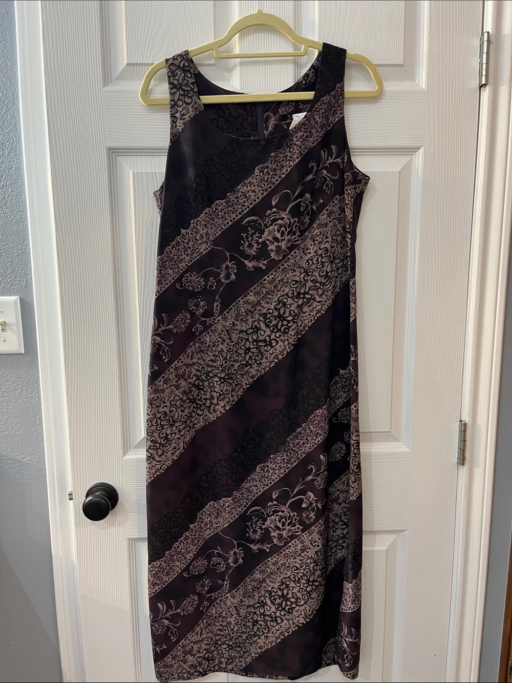 Jessica Howard Plum and Lavender Diagonal Floral Midi Dress
